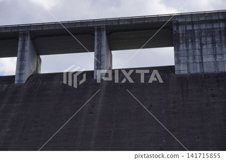 Standing wall Standing wall 141715855