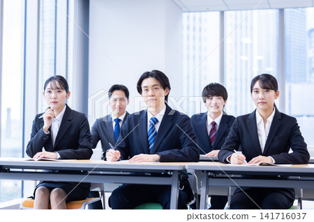 Job hunting seminar; young men and women in suits; filming cooperation: Denpa Gakuen Educational Foundation, Tokyo Electronics College Job hunting seminar; young men and women in suits; filming cooperation: Denpa Gakuen Educational Foundation, Tokyo Electronics College 141716037