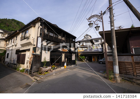Retro streetscape of Onogawa Onsen hot spring resort town in Yonezawa City, Yamagata Prefecture Retro streetscape of Onogawa Onsen hot spring resort town in Yonezawa City, Yamagata Prefecture 141718384