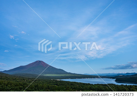Lake Yamanaka and Mount Fuji from the panoramic viewpoint Lake Yamanaka and Mount Fuji from the panoramic viewpoint 141720373