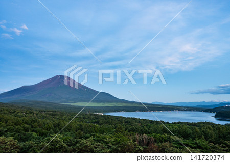 Lake Yamanaka and Mount Fuji from the panoramic viewpoint Lake Yamanaka and Mount Fuji from the panoramic viewpoint 141720374