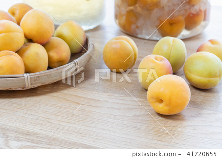 Making plum wine using fully ripened plums Making plum wine using fully ripened plums 141720655