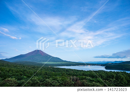 從山梨全景平台眺望富士山 從山梨全景平台眺望富士山 141721023