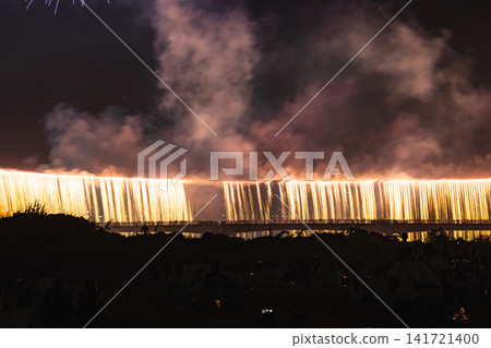 A spectacle of light and smoke in the night sky: Odawara Sakawa River Fireworks Festival A spectacle of light and smoke in the night sky: Odawara Sakawa River Fireworks Festival 141721400
