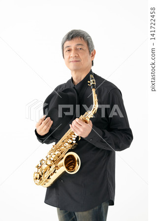 薩克斯風，男聲，白色背景 141722458
