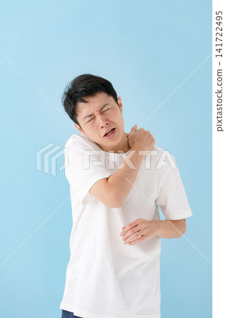 僵硬的肩膀男 141722495