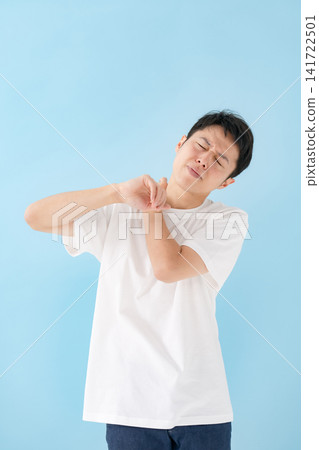 僵硬的肩膀男 141722501