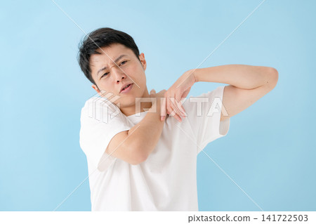 僵硬的肩膀男 141722503