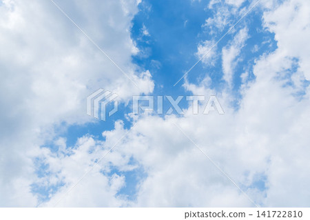 仰望初夏午後的藍天白雲 03 仰望初夏午後的藍天白雲 03 141722810