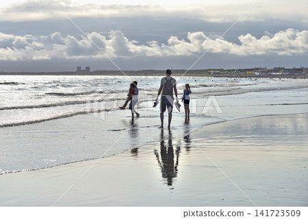 Families playing at Shonan Katase Nishihama Beach Families playing at Shonan Katase Nishihama Beach 141723509