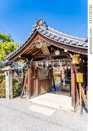 Shinsen-en Garden, located southeast of Heian-kyo (the Imperial Palace) in Kyoto, features a shrine dedicated to Benzaiten (Benten-do), and is one of Kyoto's largest gardens. 141726782