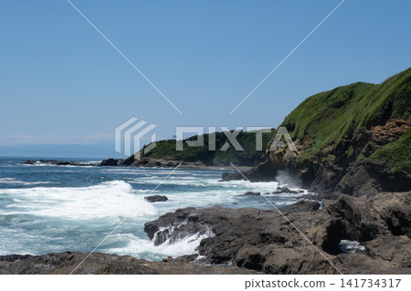 海浪拍打著海岸,城島,神奈川縣三浦市 海浪拍打著海岸,城島,神奈川縣三浦市 141734317