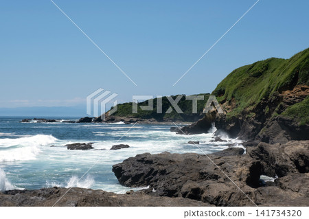 Waves crashing onto the shore, Jogashima Island, Miura City, Kanagawa Prefecture Waves crashing onto the shore, Jogashima Island, Miura City, Kanagawa Prefecture 141734320