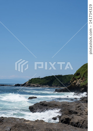 海浪拍打著海岸,城島,神奈川縣三浦市 海浪拍打著海岸,城島,神奈川縣三浦市 141734329