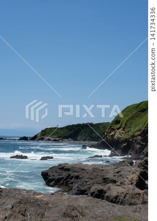 海浪拍打著海岸,城島,神奈川縣三浦市 海浪拍打著海岸,城島,神奈川縣三浦市 141734336