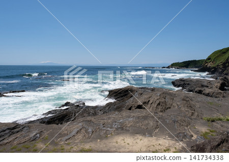 海浪拍打著海岸,城島,神奈川縣三浦市 海浪拍打著海岸,城島,神奈川縣三浦市 141734338