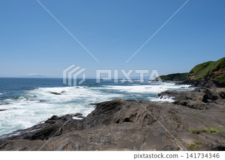 海浪拍打著海岸,城島,神奈川縣三浦市 海浪拍打著海岸,城島,神奈川縣三浦市 141734346