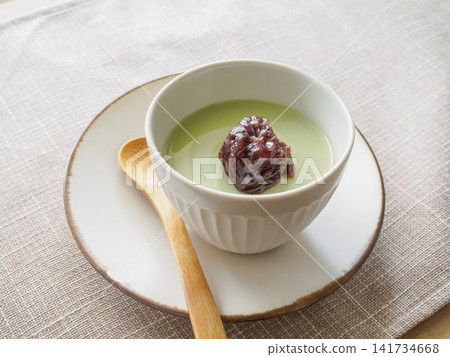 Matcha pudding with red bean paste Matcha pudding with red bean paste 141734668