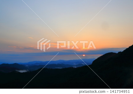 和歌山紀伊山脈的黎明 2 和歌山紀伊山脈的黎明 2 141734951