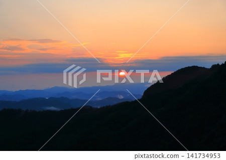 和歌山紀伊山脈的黎明 4 和歌山紀伊山脈的黎明 4 141734953