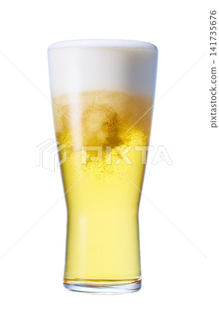 啤酒倒入一杯 啤酒倒入一杯 141735676