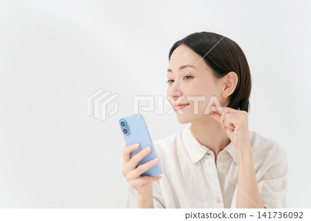 Middle women watching smaho Middle women watching smaho 141736092
