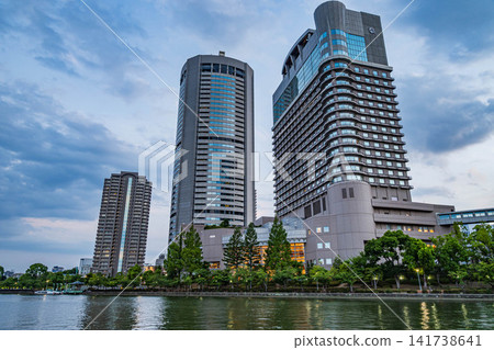 OAP大廈，一座位於大川河沿岸的超高層建築。 141738641