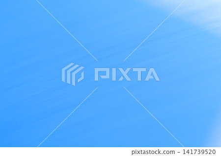 抽象背景，由藍色和白色的流暢線條構成。 141739520
