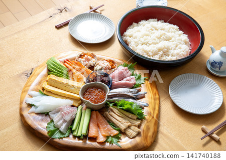Hand-rolled sushi, Japanese sushi, home cooking Hand-rolled sushi, Japanese sushi, home cooking 141740188