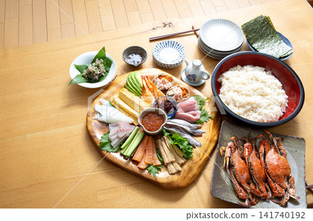 Hand-rolled sushi, Japanese sushi, home cooking Hand-rolled sushi, Japanese sushi, home cooking 141740192