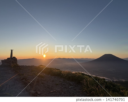 Mount Yotei and the sunrise as seen from Mount Annupuri Mount Yotei and the sunrise as seen from Mount Annupuri 141740701