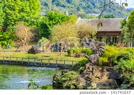 Streetscape of Taiwan in 2015: Shilin District, Taipei City, National Palace Museum Streetscape of Taiwan in 2015: Shilin District, Taipei City, National Palace Museum 141741037