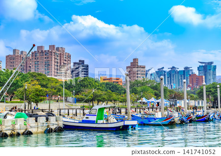 2015年台灣街景：淡水、新北市、淡水捷運公園 141741052