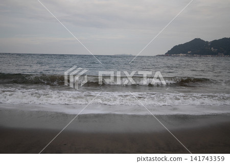 洶湧的大海 洶湧的大海 141743359