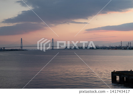 從海螢火蟲觀賞日出 從海螢火蟲觀賞日出 141743417