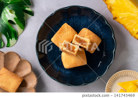 Pineapple Cake Dessert Pineapple Pastry Mid-Autumn Festival pineapple cake pastry パイナップルケーキ Pineapple Cake Dessert Pineapple Pastry Mid-Autumn Festival pineapple cake pastry パイナップルケーキ 141743469