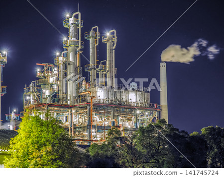 夜晚的工廠景觀 141745724