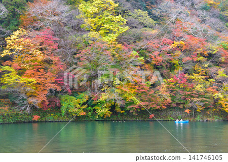 秋天,京都,嵐山,桂川 秋天,京都,嵐山,桂川 141746105