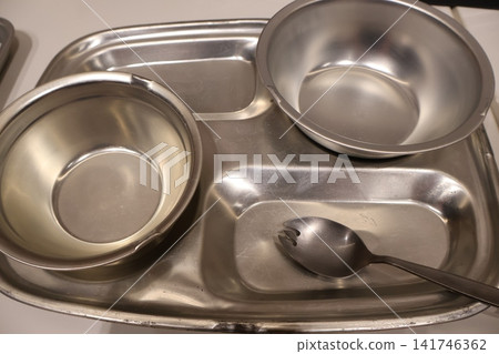 Aluminum tableware for school lunches Aluminum tableware for school lunches 141746362