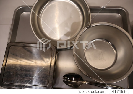 Aluminum tableware for school lunches Aluminum tableware for school lunches 141746363