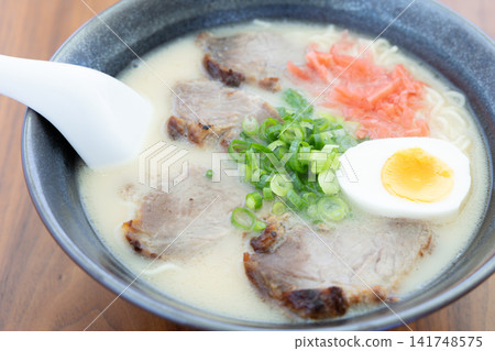 Delicious tonkotsu ramen with char siu pork Delicious tonkotsu ramen with char siu pork 141748575
