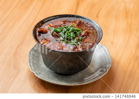 味道濃鬱鮮美的牛筋麻婆豆腐 味道濃鬱鮮美的牛筋麻婆豆腐 141748846