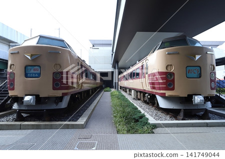 日本國鐵特快列車莊嚴的身影。 日本國鐵特快列車莊嚴的身影。 141749044