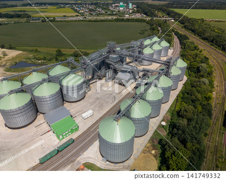 Panoramic Drone View of Massive Industrial Grain Storage Silo Facility Panoramic Drone View of Massive Industrial Grain Storage Silo Facility 141749332