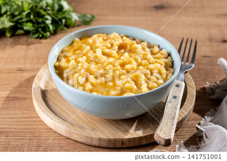 Creamy mac and cheese in a bowl Creamy mac and cheese in a bowl 141751001