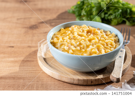 Creamy mac and cheese in a bowl Creamy mac and cheese in a bowl 141751004