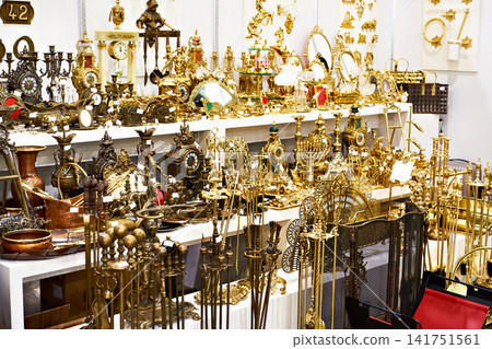Antique shop with brass and bronze Antique shop with brass and bronze 141751561