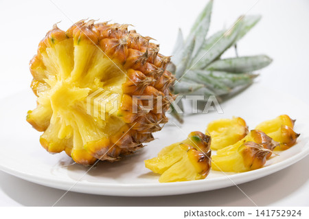 Snack pine Snack pine 141752924