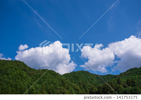 A midsummer scene: "Summer sky seen from a mountain village" (Kameyama City, Mie Prefecture) A midsummer scene: "Summer sky seen from a mountain village" (Kameyama City, Mie Prefecture) 141753175