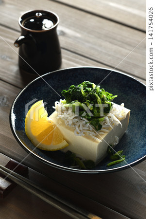Cold tofu with radish leaves and boiled whitebait Cold tofu with radish leaves and boiled whitebait 141754026
